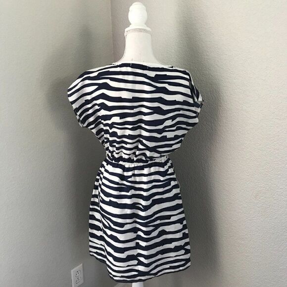 Ya Women Animal Line Pattern Mini Dress - Picture 3 of 11